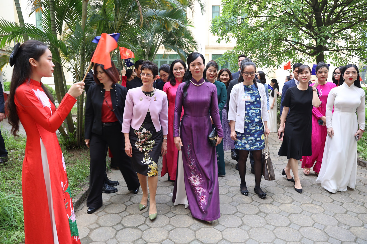 Phu nhân Phan Thị Thanh Tâm cùng Phu nhân Toàn quyền Australia Linda Hurley đến thăm Học viện Âm nhạc Quốc gia. (Ảnh: Như Ý) Phu nhân Phan Thị Thanh Tâm cùng Phu nhân Toàn quyền Australia Linda Hurley đến thăm Học viện Âm nhạc Quốc gia. (Ảnh: Như Ý)