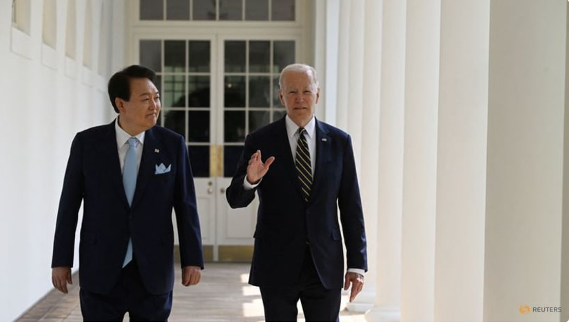 Tổng thống Mỹ Joe Biden và người đồng cấp Hàn Quốc Yoon Suk Yeol tại Nhà Trắng. (Ảnh: Reuters)