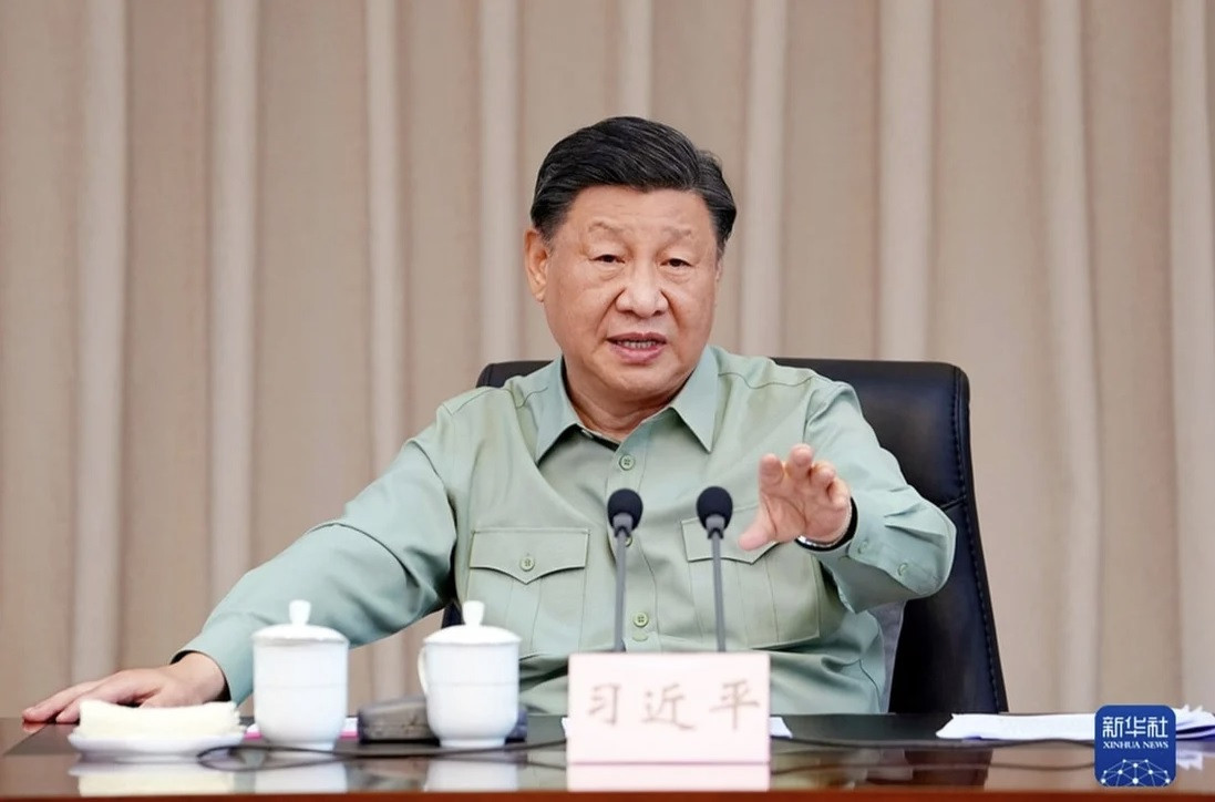 Chủ tịch Trung Quốc Tập Cận Bình thăm căn cứ hải quân ở tỉnh Quảng Đông, ngày 11/4. (Ảnh: Xinhua) Chủ tịch Trung Quốc Tập Cận Bình thăm căn cứ hải quân ở tỉnh Quảng Đông, ngày 11/4. (Ảnh: Xinhua)