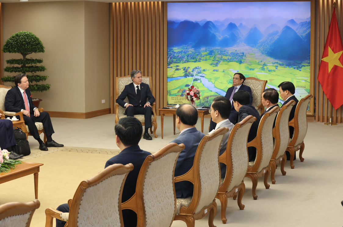 Khi còn làm thứ trưởng bộ ngoại giao dưới thời chính quyền cựu Tổng thống Barack Obama, ông Blinken từng thăm Việt Nam hai lần, vào các năm 2015 và 2016.