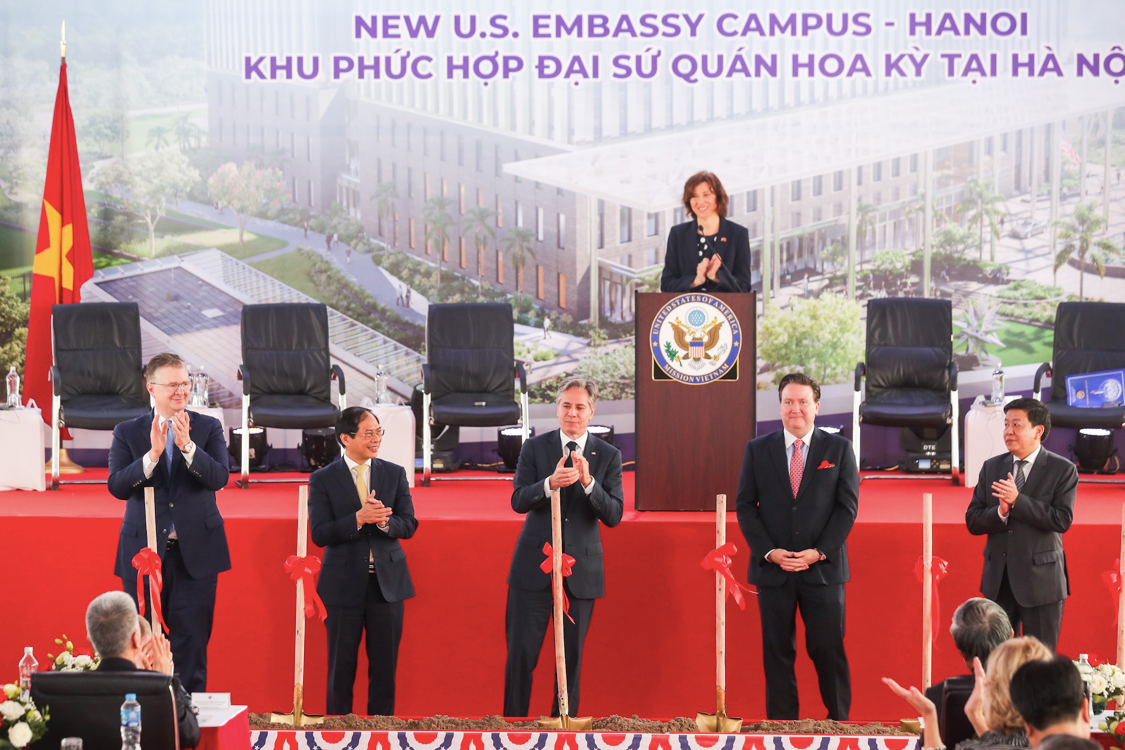 Khuôn viên Đại sứ quán Mỹ mới nằm ở quận Cầu Giấy, có diện tích 39.000m2, vốn đầu tư dự kiến 1,2 tỷ USD. (Ảnh: Như Ý)