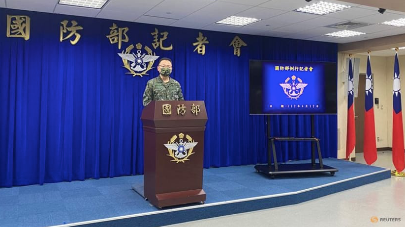 Người phát ngôn lực lượng phòng vệ Đài Loan (Trung Quốc) Sun Li-fang phát biểu với báo chí ngày 12/4. (Ảnh: Reuters)
