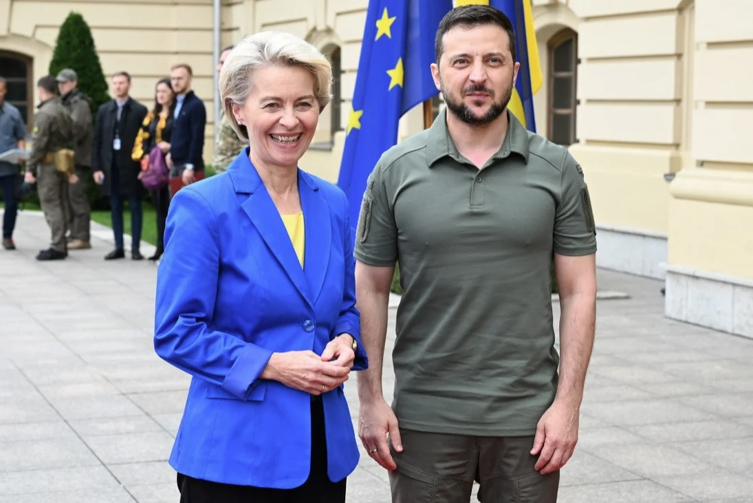 Chủ tịch Ủy ban châu Âu Ursula von der Leyen và Tổng thống Ukraine Volodymir Zelensky. ̣(Ảnh: dpa) Chủ tịch Ủy ban châu Âu Ursula von der Leyen và Tổng thống Ukraine Volodymir Zelensky. ̣(Ảnh: dpa)
