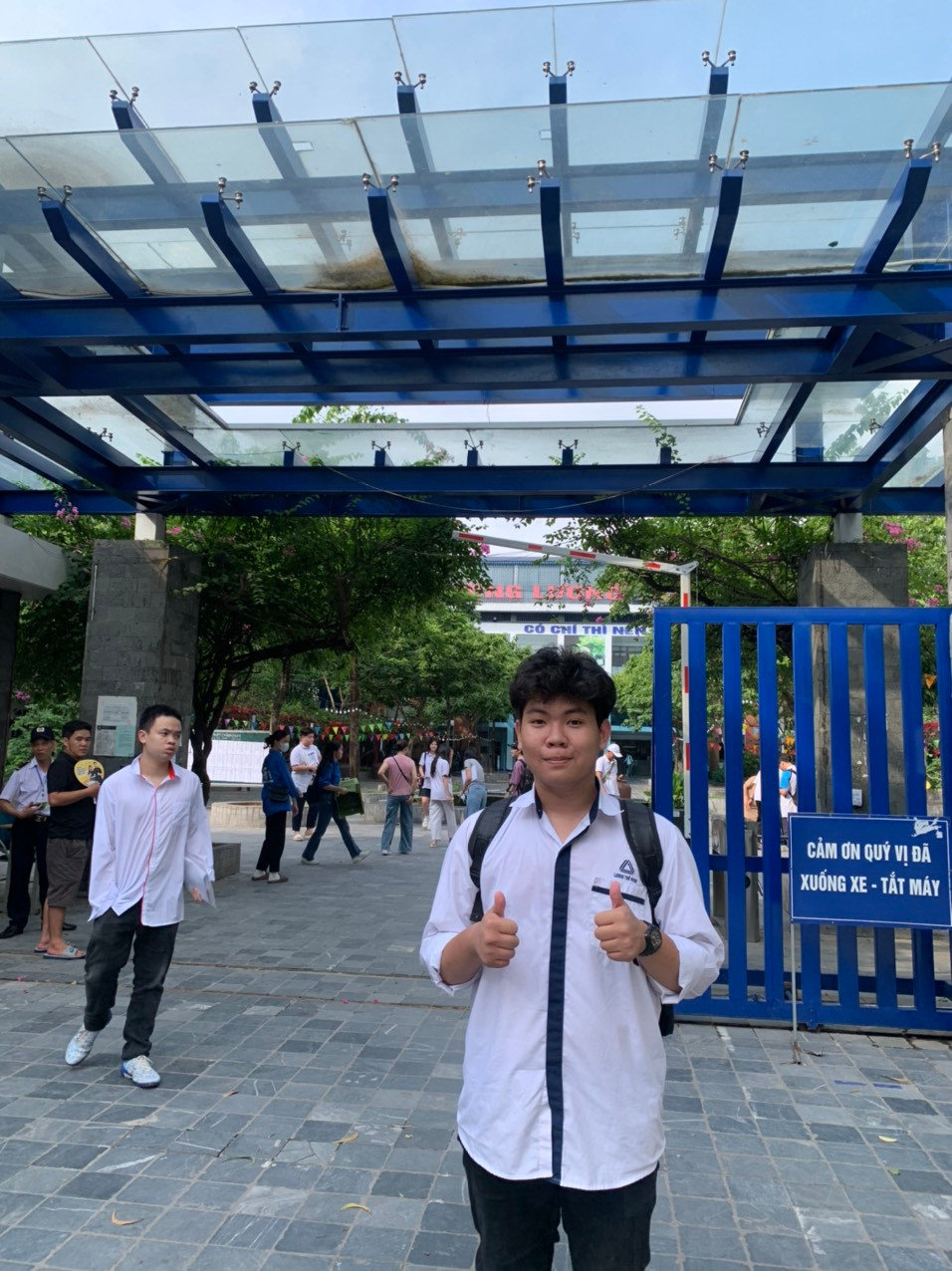 Phạm Đức Trí, học sinh trường THPT Lương Thế Vinh, Hà Nội rất vui đã hoàn thành tốt các bài thi. Ảnh: Đỗ Hợp Phạm Đức Trí, học sinh trường THPT Lương Thế Vinh, Hà Nội rất vui đã hoàn thành tốt các bài thi. Ảnh: Đỗ Hợp