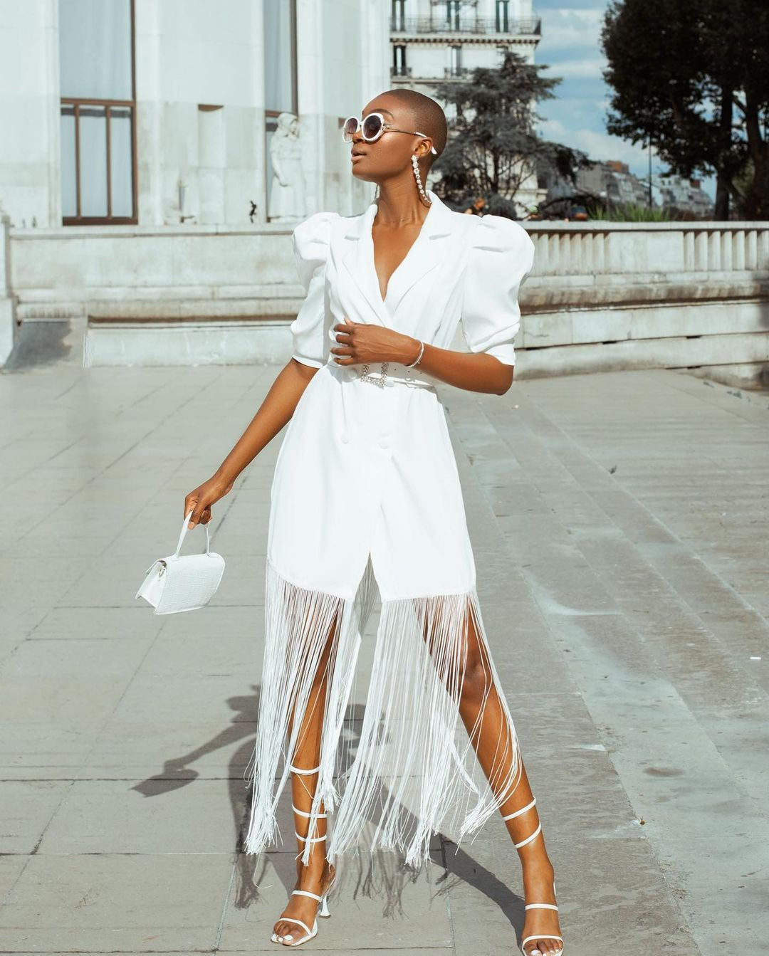 Safiétou Kabengele cho biết khi đi học cô từng gặp rắc rối với chiều cao 1,8 m. "Tôi là người cao nhất trường. Để bảo vệ bản thân trước sự quấy rối, tôi đã nuôi dưỡng khía cạnh tomboy trong mình", cô nói.