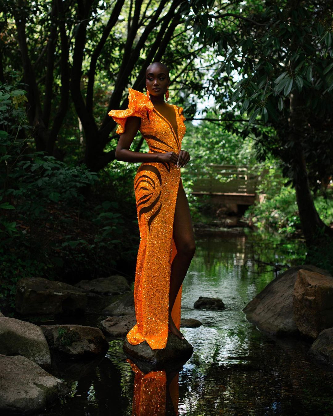 Safiétou Kabengele đang là huấn luyện viên catwalk. Người đẹp được đánh giá cao về kỹ năng trình diễn và biểu cảm trước ống kính.