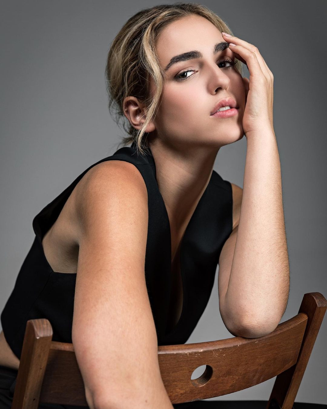 Ngoài ra, Cristina Gonzalo còn đảm nhận vai trò diễn diên.