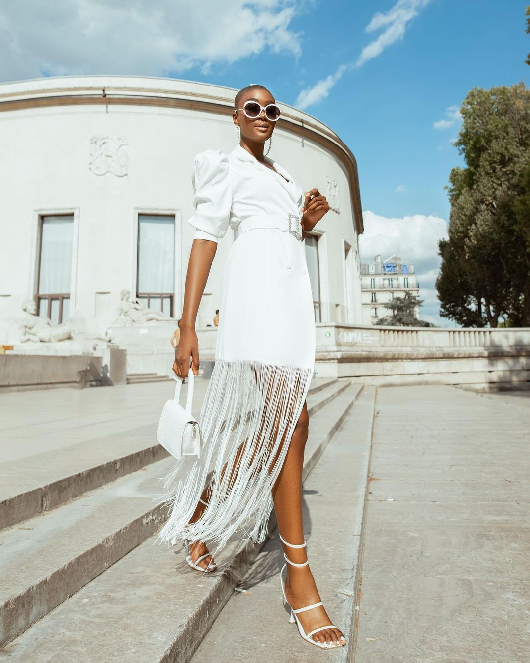 Safiétou Kabengele cho biết khi đi học cô từng gặp rắc rối với chiều cao 1,8 m. "Tôi là người cao nhất trường. Để bảo vệ bản thân trước sự quấy rối, tôi đã nuôi dưỡng khía cạnh tomboy trong mình", cô nói.