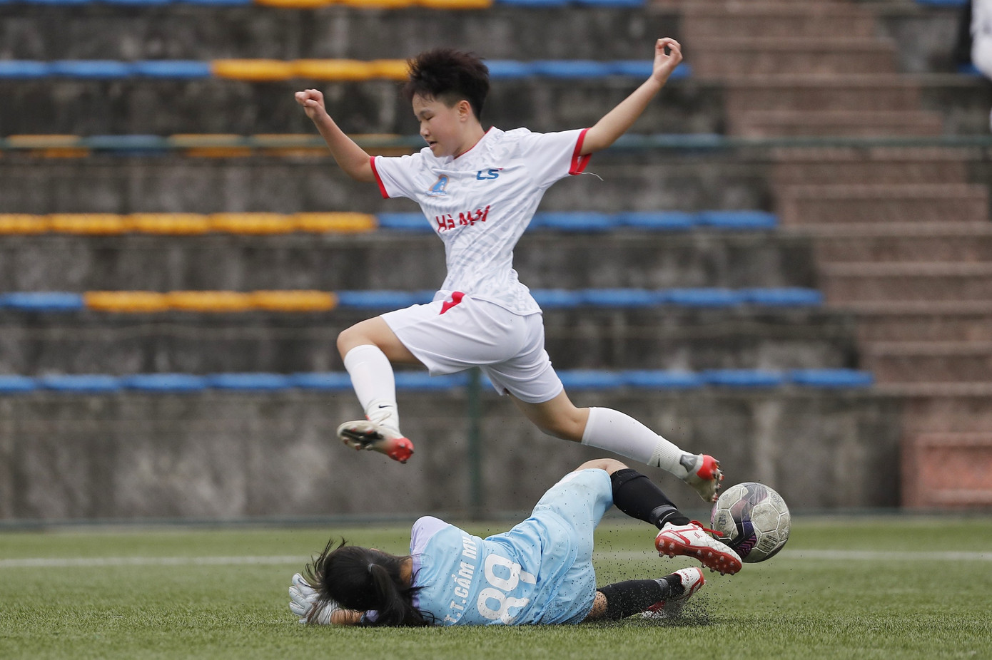 Hà Nội tiếp tục dẫn đầu BXH sau chiến thắng 4-0 trước TP. HCM. (Ảnh: Anh Đoàn)