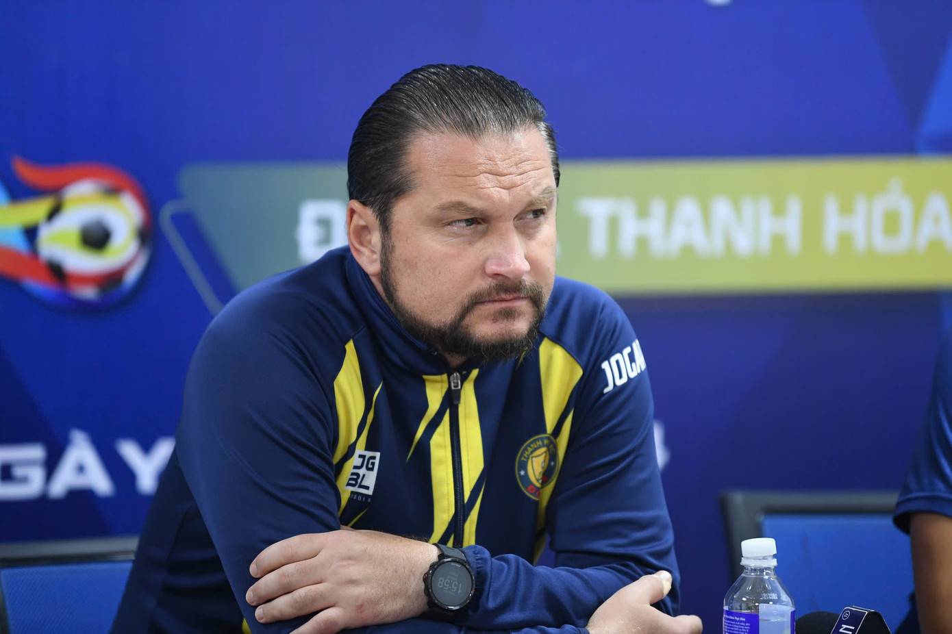 HLV Popov cũng hết lời ca ngợi đối thủ Thép Xanh Nam Định, từ lực lượng đến cách thức tổ chức và quản lý một tập thể nhiều ngôi sao. HLV Popov cũng hết lời ca ngợi đối thủ Thép Xanh Nam Định, từ lực lượng đến cách thức tổ chức và quản lý một tập thể nhiều ngôi sao.