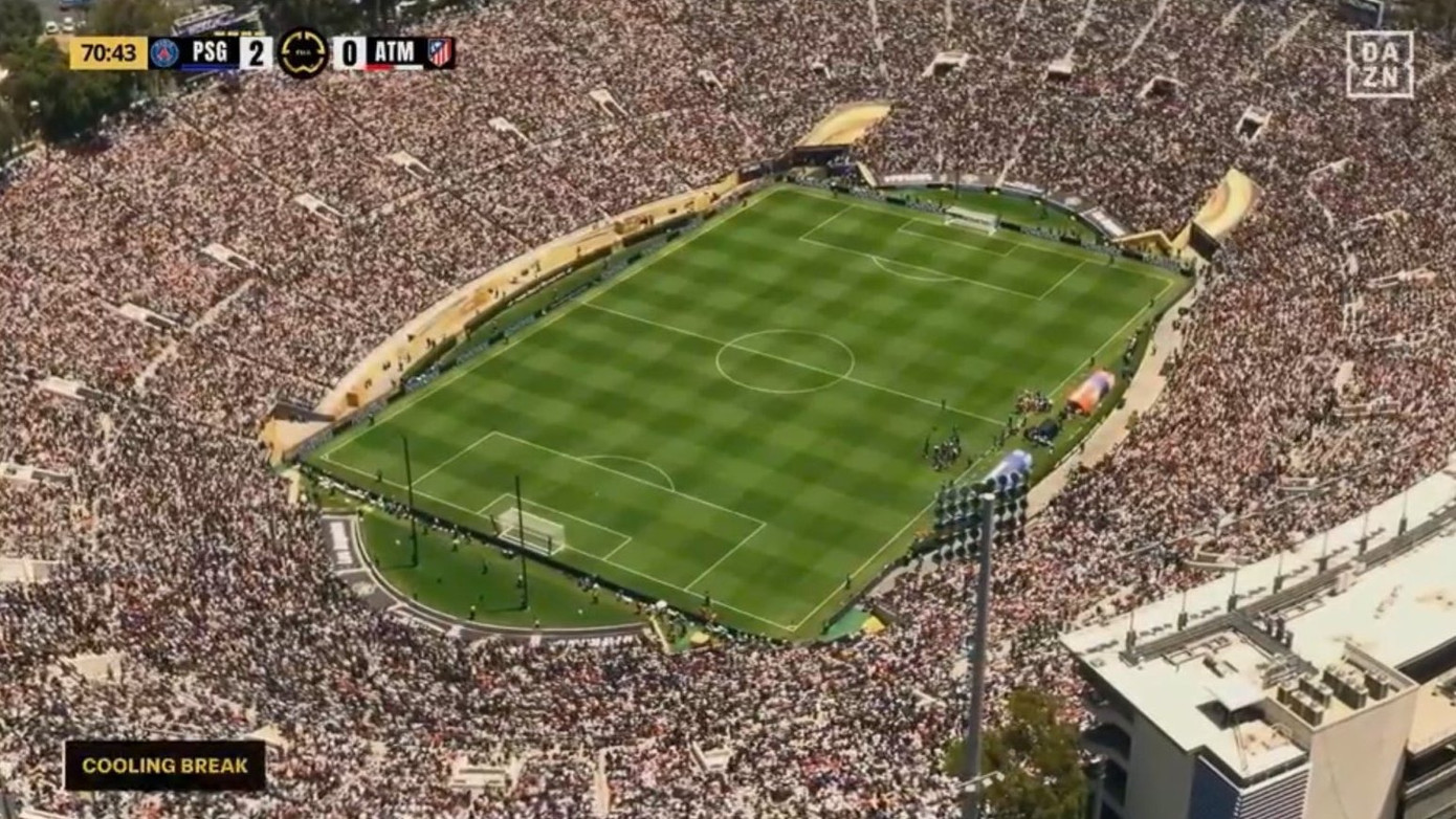 Có tới 80.619 khán giả có mặt tại Rose Bowl để theo dõi trận đấu giữa PSG và Atletico. Có tới 80.619 khán giả có mặt tại Rose Bowl để theo dõi trận đấu giữa PSG và Atletico.