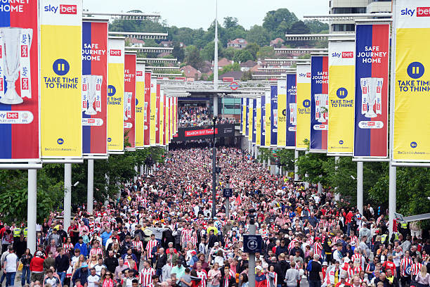 Sunderland trở lại Ngoại hạng Anh nhờ bàn thắng phút bù giờ của cầu thủ 19 tuổi ảnh 2 Sunderland trở lại Ngoại hạng Anh nhờ bàn thắng phút bù giờ của cầu thủ 19 tuổi ảnh 2