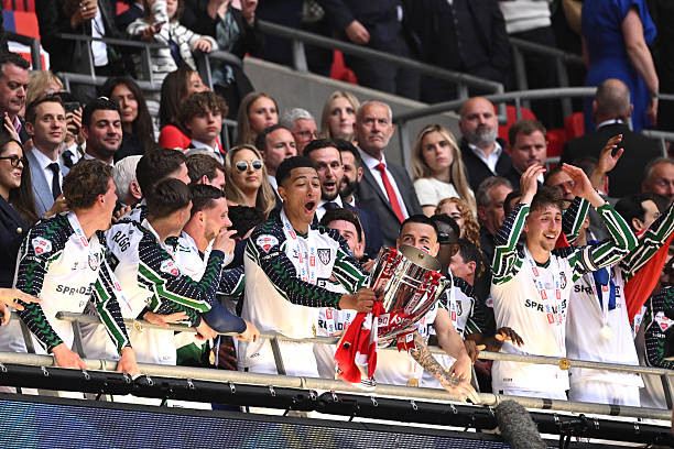 Sunderland trở lại Ngoại hạng Anh nhờ bàn thắng phút bù giờ của cầu thủ 19 tuổi ảnh 40 Sunderland trở lại Ngoại hạng Anh nhờ bàn thắng phút bù giờ của cầu thủ 19 tuổi ảnh 40