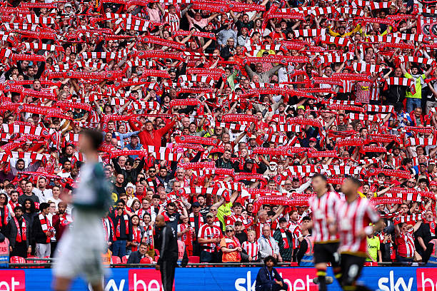 Sunderland trở lại Ngoại hạng Anh nhờ bàn thắng phút bù giờ của cầu thủ 19 tuổi ảnh 16 Sunderland trở lại Ngoại hạng Anh nhờ bàn thắng phút bù giờ của cầu thủ 19 tuổi ảnh 16