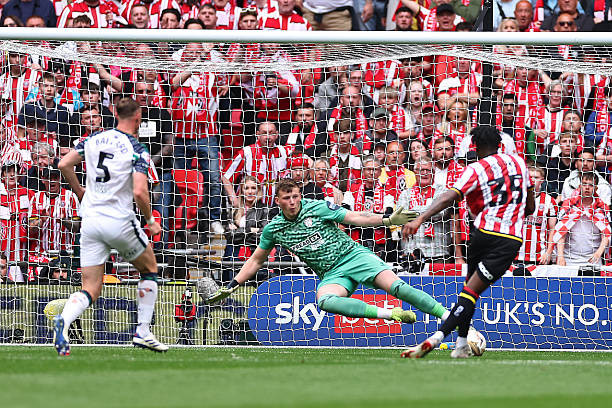 Sunderland trở lại Ngoại hạng Anh nhờ bàn thắng phút bù giờ của cầu thủ 19 tuổi ảnh 29 Sunderland trở lại Ngoại hạng Anh nhờ bàn thắng phút bù giờ của cầu thủ 19 tuổi ảnh 29