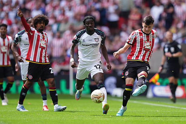 Sunderland trở lại Ngoại hạng Anh nhờ bàn thắng phút bù giờ của cầu thủ 19 tuổi ảnh 26 Sunderland trở lại Ngoại hạng Anh nhờ bàn thắng phút bù giờ của cầu thủ 19 tuổi ảnh 26