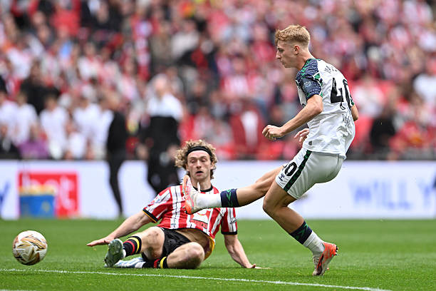 Sunderland trở lại Ngoại hạng Anh nhờ bàn thắng phút bù giờ của cầu thủ 19 tuổi ảnh 34 Sunderland trở lại Ngoại hạng Anh nhờ bàn thắng phút bù giờ của cầu thủ 19 tuổi ảnh 34