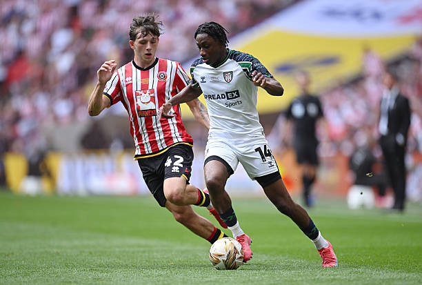 Sunderland trở lại Ngoại hạng Anh nhờ bàn thắng phút bù giờ của cầu thủ 19 tuổi ảnh 23 Sunderland trở lại Ngoại hạng Anh nhờ bàn thắng phút bù giờ của cầu thủ 19 tuổi ảnh 23