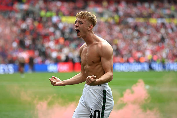 Sunderland trở lại Ngoại hạng Anh nhờ bàn thắng phút bù giờ của cầu thủ 19 tuổi ảnh 38 Sunderland trở lại Ngoại hạng Anh nhờ bàn thắng phút bù giờ của cầu thủ 19 tuổi ảnh 38