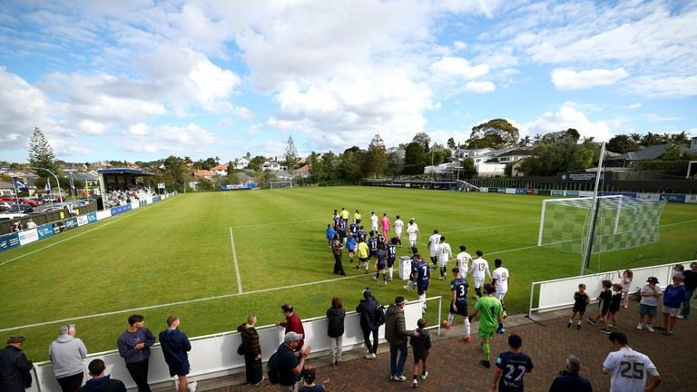 Auckland City FC trong một trận đấu tại giải miền Bắc và khán đài Kiwitea Street. Auckland City FC trong một trận đấu tại giải miền Bắc và khán đài Kiwitea Street.