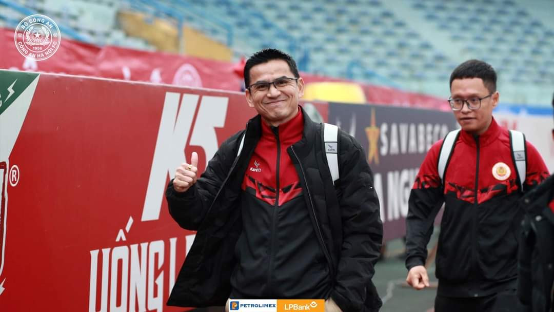 Hạ CAHN 3-0 trong trận derby thủ đô, Thể Công Viettel nhận cú hích trong giai đoạn quan trọng ảnh 2 Hạ CAHN 3-0 trong trận derby thủ đô, Thể Công Viettel nhận cú hích trong giai đoạn quan trọng ảnh 2