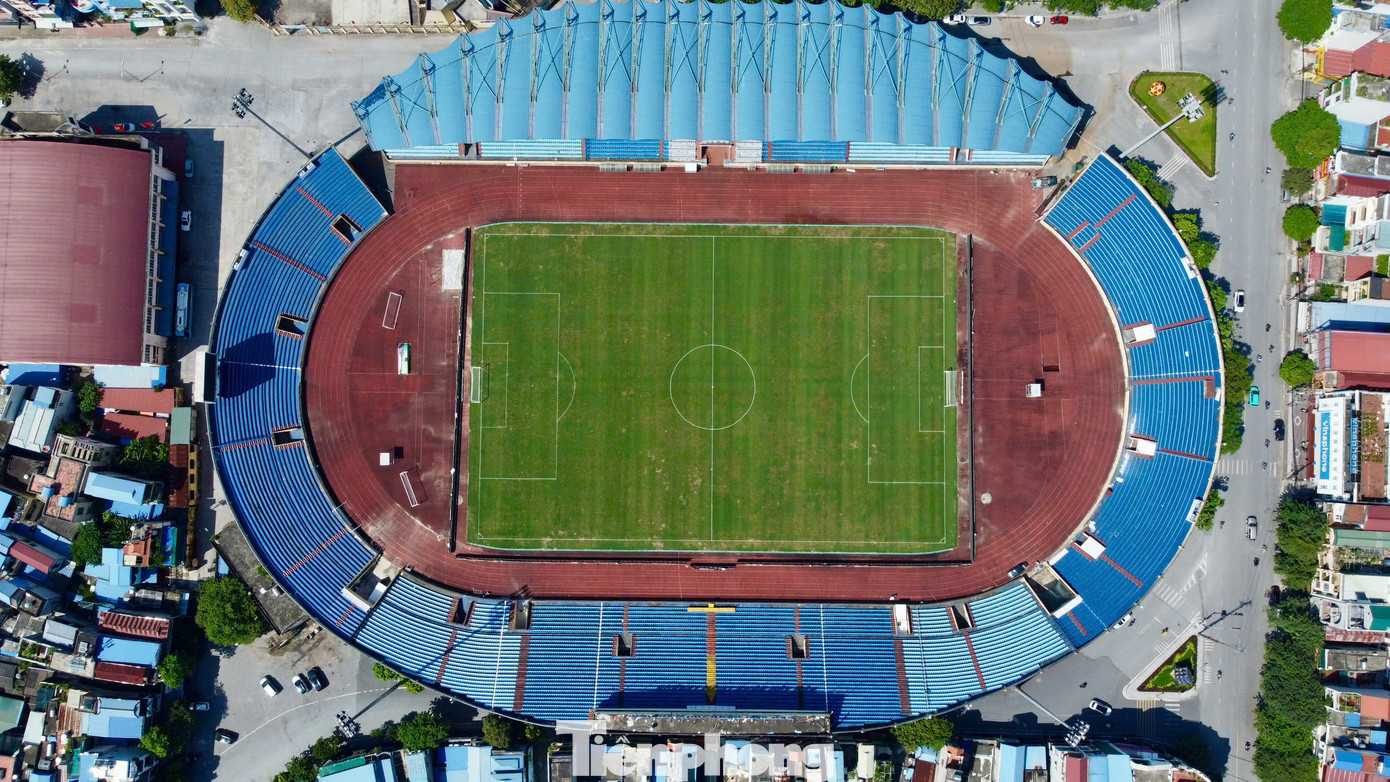 Đây là lần đầu tiên sân Thiên Trường tổ chức trận Siêu Cúp bóng đá Quốc gia. Mặc dù vậy, nơi đây từng đăng cai những giải đấu lớn như SEA Games 2003, 2021 và các trận giao hữu quốc tế của Đội tuyển Việt Nam gặp Syria, Palestine vào năm 2023. Đây là lần đầu tiên sân Thiên Trường tổ chức trận Siêu Cúp bóng đá Quốc gia. Mặc dù vậy, nơi đây từng đăng cai những giải đấu lớn như SEA Games 2003, 2021 và các trận giao hữu quốc tế của Đội tuyển Việt Nam gặp Syria, Palestine vào năm 2023.