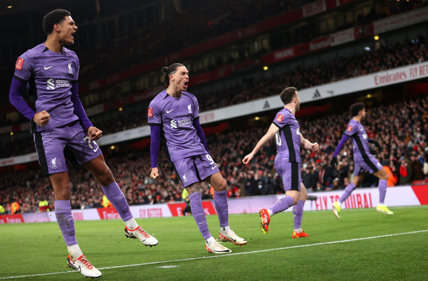 Đại thắng Liverpool, Arsenal phả hơi nóng vào ngôi đầu bảng ảnh 8