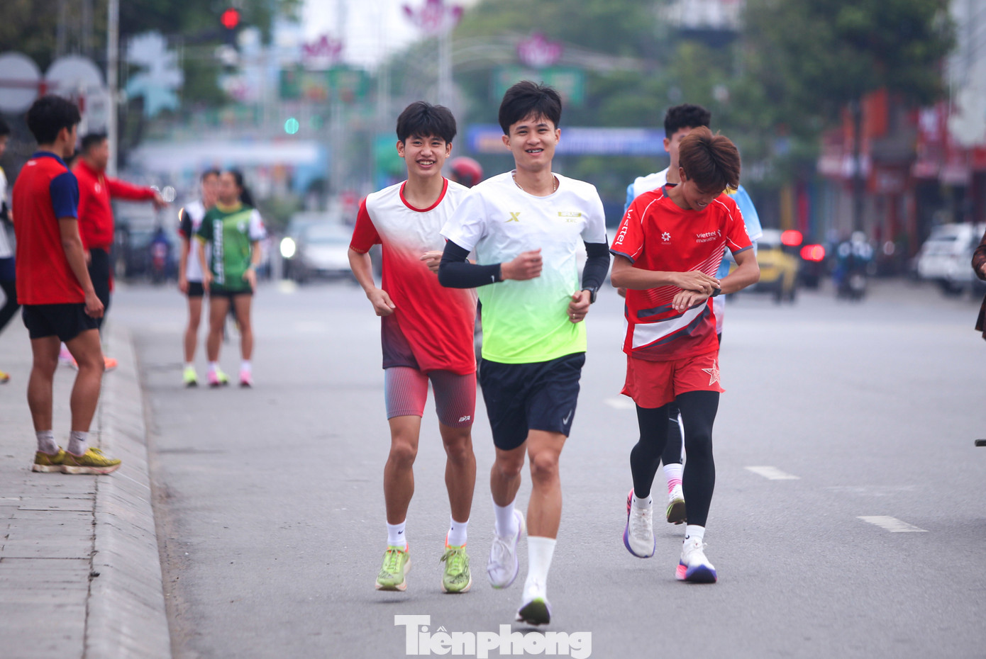 Được truyền cảm hứng từ các đàn anh, đàn chị, những vận động viên trẻ hơn như Hoàng Thị Ngọc Anh hay Nguyễn Trung Cường đang tích cực tập luyện để giữ vững, phát huy thành tích đạt được mùa trước. Năm ngoái, Ngọc Anh vô địch 5km hệ nữ trẻ còn Trung cường vô địch cự ly 21km.