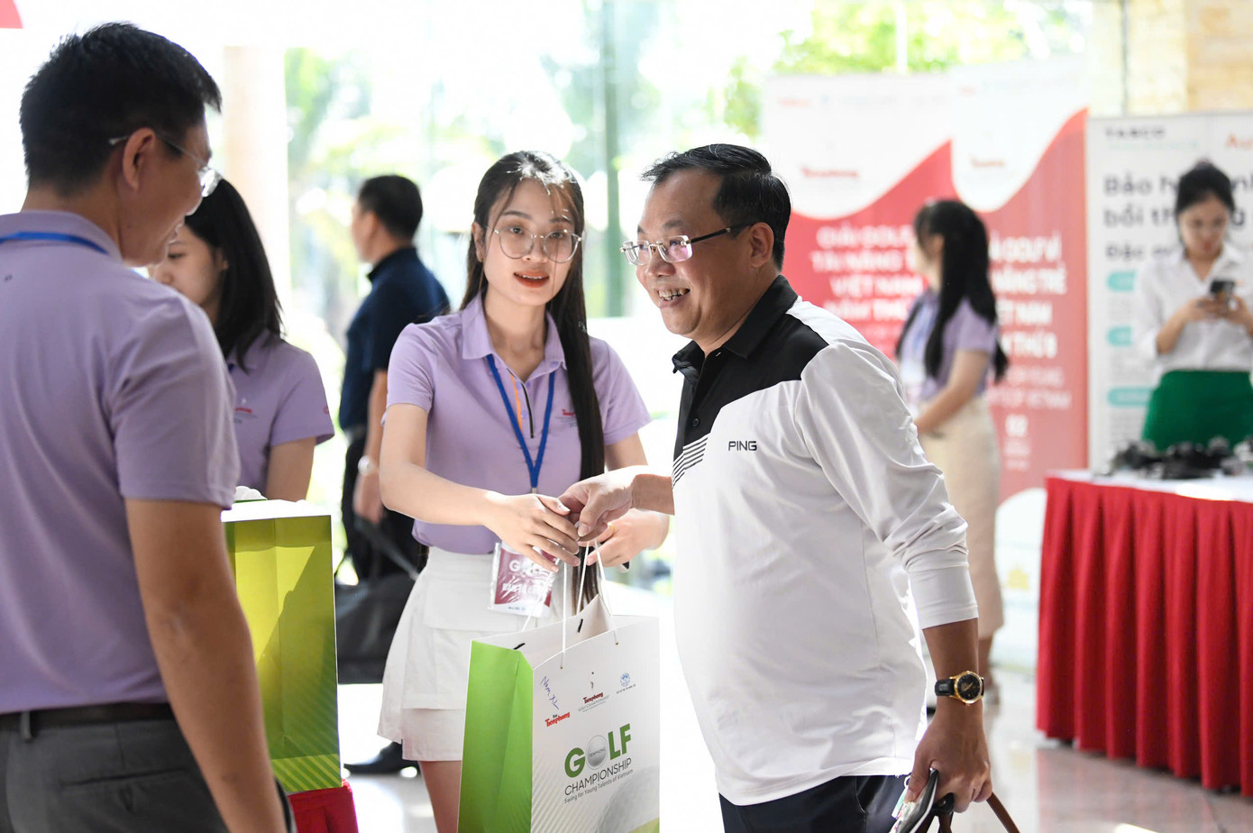 Tiền Phong Golf Championship 2024 chính thức khai mạc lúc 11h15, các golfer bắt đầu xuất phát lúc 11h30 ngày 2/11.