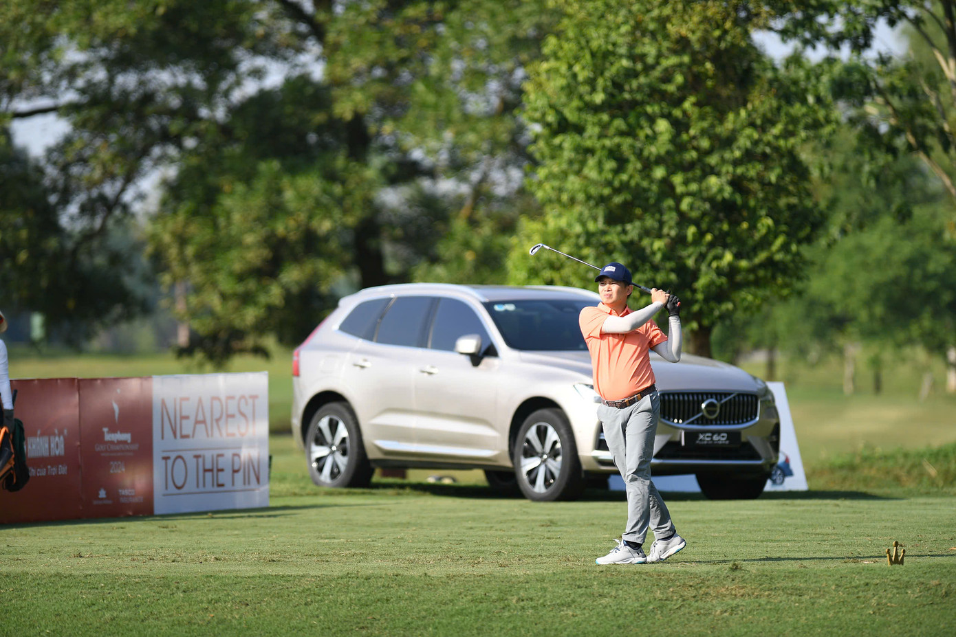Vì vậy, cuộc đua trở thành người đầu tiên ghi danh vào lịch sử giải đấu vẫn tiếp tục...