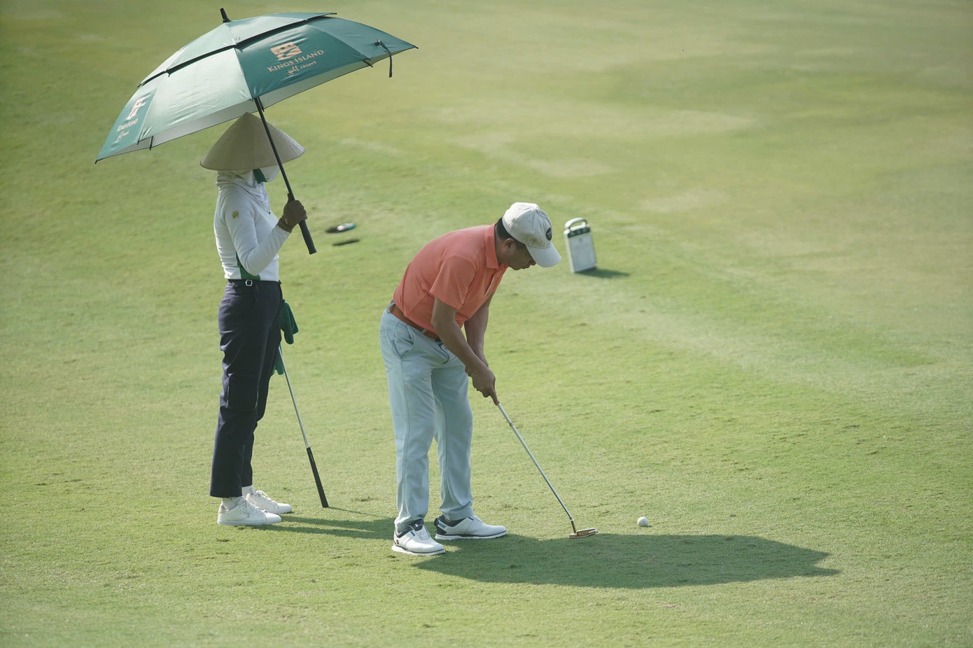 Nếu cú swing không đủ tốt, thay vì hy vọng vào một cú HIO, các golfer rơi vào tình thế bất lợi, buộc phải sửa sai để đưa bóng tới green.