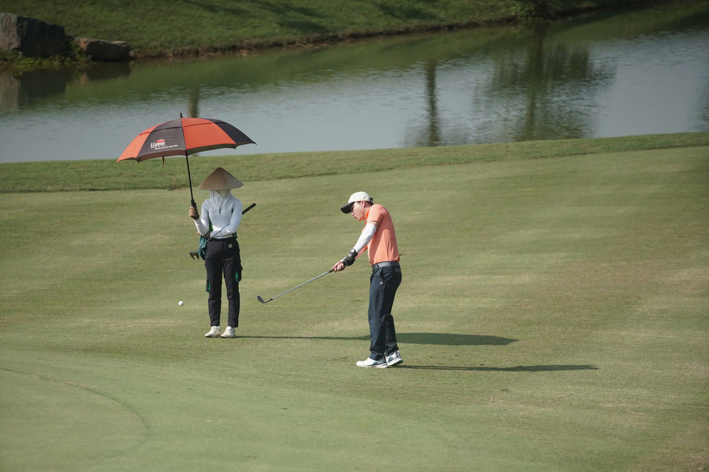 Nếu cú swing không đủ tốt, thay vì hy vọng vào một cú HIO, các golfer rơi vào tình thế bất lợi, buộc phải sửa sai để đưa bóng tới green.