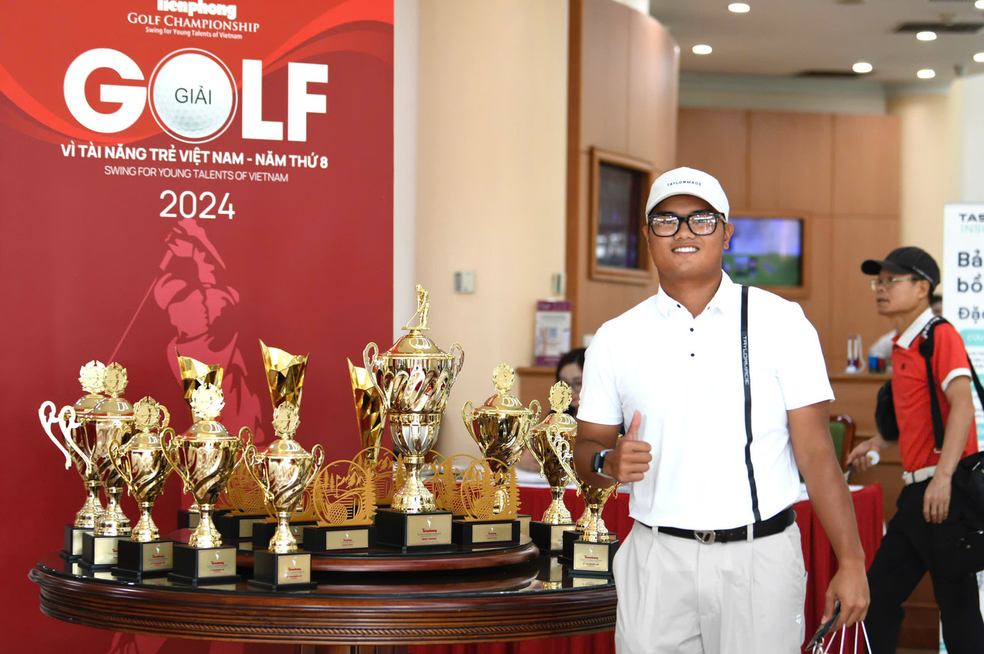 Tiền Phong Golf Championship 2024 còn chào đón sự trở lại của Nguyễn Nhất Long, nhà vô địch năm 2020. Mặc dù đã chuyển sang chuyên nghiệp nhưng golfer sinh năm 2003 vẫn muốn tới Kings Course để truyền cảm hứng cho các bạn trẻ.