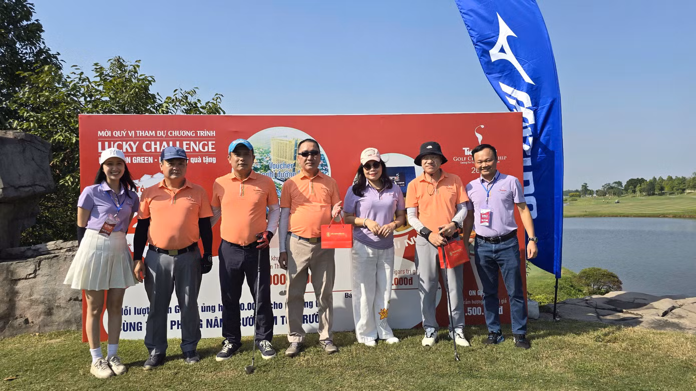 Như golfer Hoài Nam cho biết, điều quan trọng là được chung tay hỗ trợ các sinh viên bị ảnh hưởng nặng nề bởi cơn bão số 3 trong chương trình “Cùng Tiền Phong nâng bước em tới trường”.