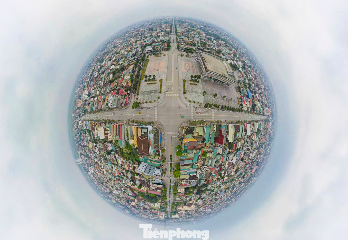 Đến Quảng Trị những ngày này, thật khó để nhận ra đây là mảnh đất từng chìm trong khói lửa chiến tranh, trở thành bình địa hoang tàn vì bom đạn cày xới cách đây hơn nửa thế kỷ.