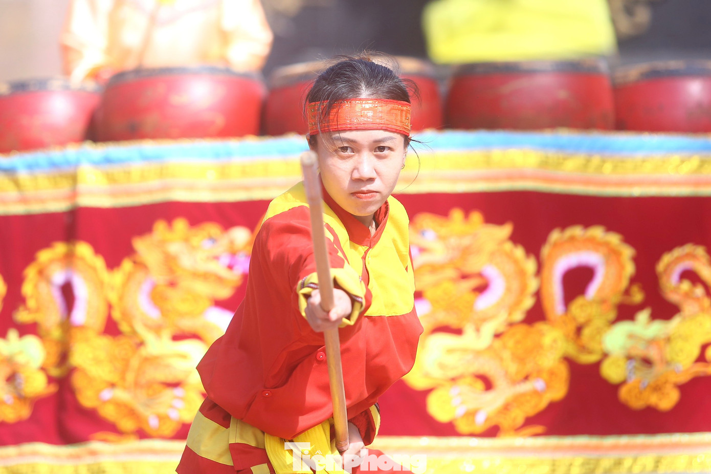 Roi (côn) là vũ khí đặc trưng dưới thời Tây Sơn, cuộc khởi nghĩa của những người nông dân. Mặc dù đơn giản nhưng rất lợi hại khi cận chiến.