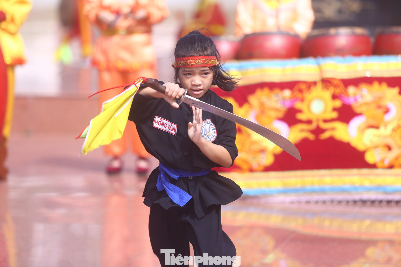 Trong 18 món binh khí Tây Sơn còn có đao, với lưỡi to bản và chuốt cong về phía trên. Đây là đoản đao, còn Nguyễn Huệ, Trần Quang Diệu, Võ Văn Dũng khi xưa dùng đại đao.