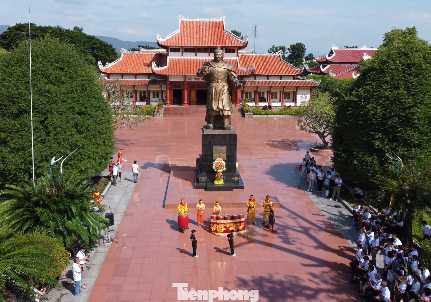 Ngày nay, nhạc võ Tây Sơn là một phần không thể thiếu trong đời sống văn hóa của nhân dân Bình Định, từ lễ hội truyền thống đến các sự kiện lớn. Đó trở thành niềm tự hào của người dân miền đất võ, nơi sinh ra anh hùng áo vải Quang Trung và triều đại Tây Sơn.