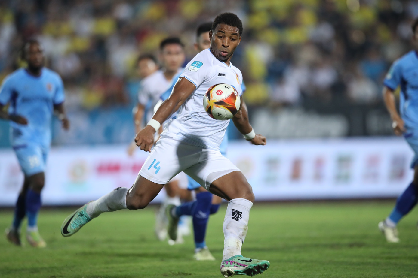 Thắng nghẹt thở Bình Dương trên chấm 11m, Nam Định giành vé vào bán kết Cúp Quốc gia 2023/24 ảnh 34