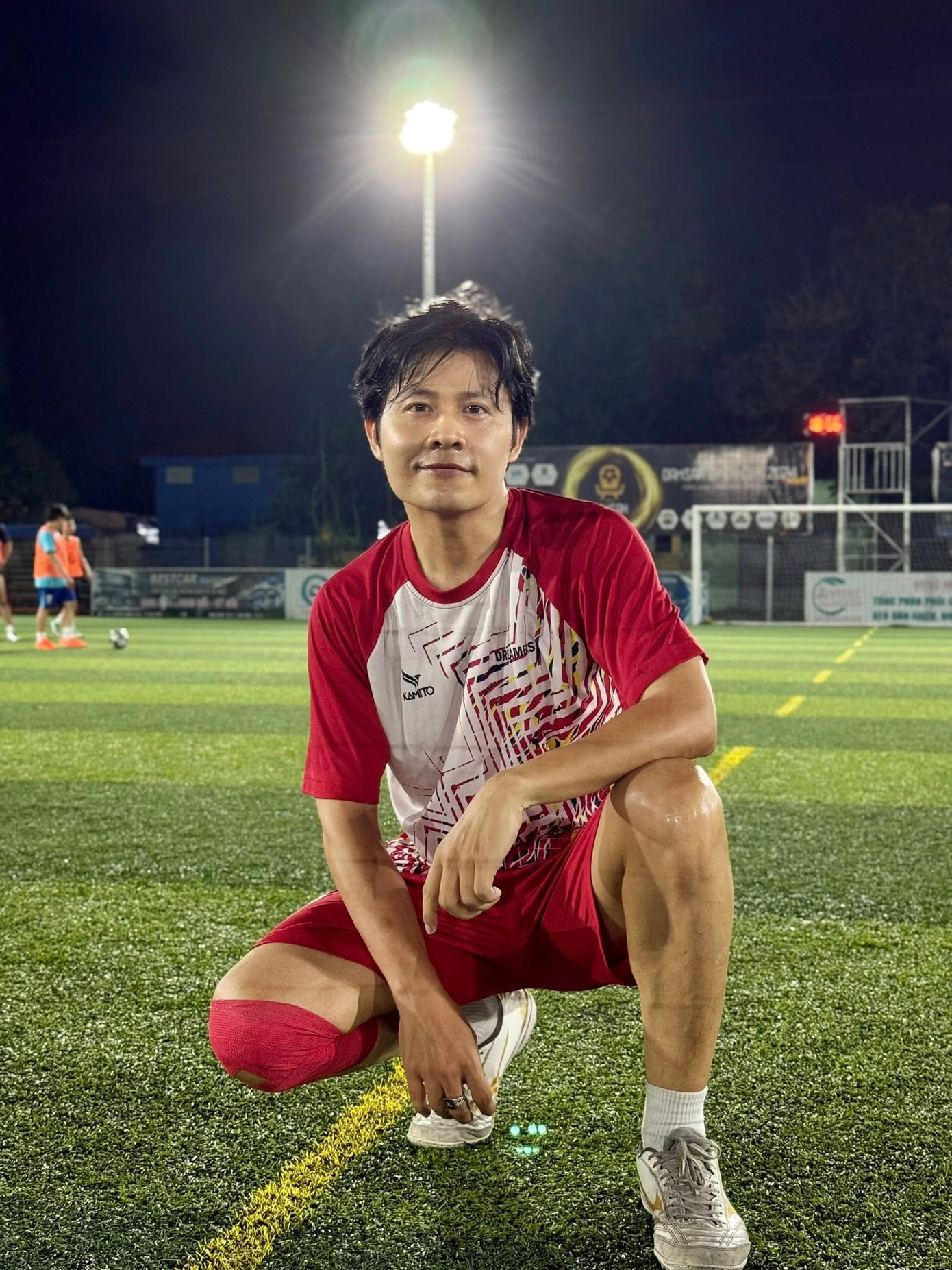 Nhạc sỹ Nguyễn Văn Chung đặc biệt đam mê thể thao và chơi nhiều môn khác nhau, từ bóng đá, bida đến chạy bộ và cả pickleball.