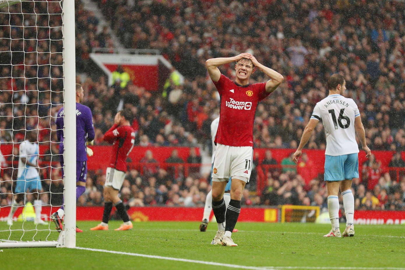 Không thể ghi bàn, MU bại trận trước Crystal Palace ảnh 38