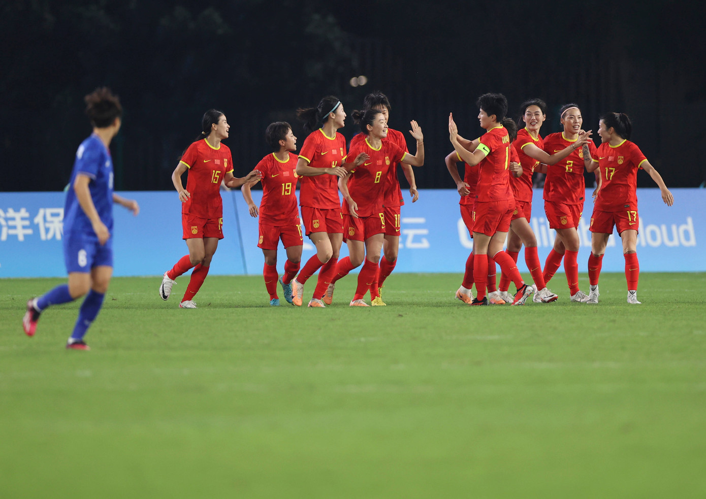 Nữ Trung Quốc trong trận thắng Thái Lan 4-0 ở vòng tứ kết Asiad 19. Nữ Trung Quốc trong trận thắng Thái Lan 4-0 ở vòng tứ kết Asiad 19.