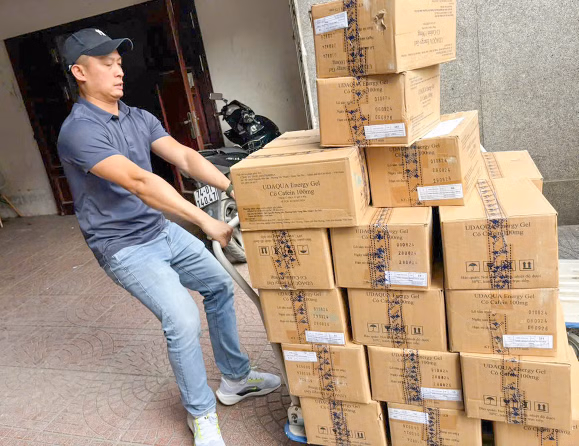 Công tác tháo dỡ diễn ra khẩn trương, cẩn trọng trước khi được phân loại, kiểm kê kỹ lưỡng theo từng danh mục.