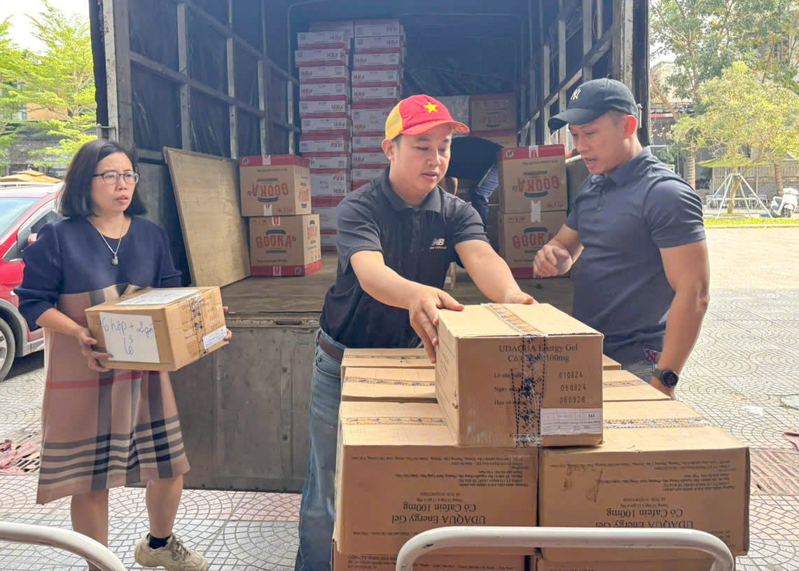 Công tác tháo dỡ diễn ra khẩn trương, cẩn trọng trước khi được phân loại, kiểm kê kỹ lưỡng theo từng danh mục.