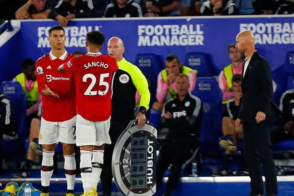 Lần đầu tiên sau 17 năm, Ronaldo vào sân từ ghế dự bị 3 lần liên tiếp. (Ảnh: MEN) Lần đầu tiên sau 17 năm, Ronaldo vào sân từ ghế dự bị 3 lần liên tiếp. (Ảnh: MEN)