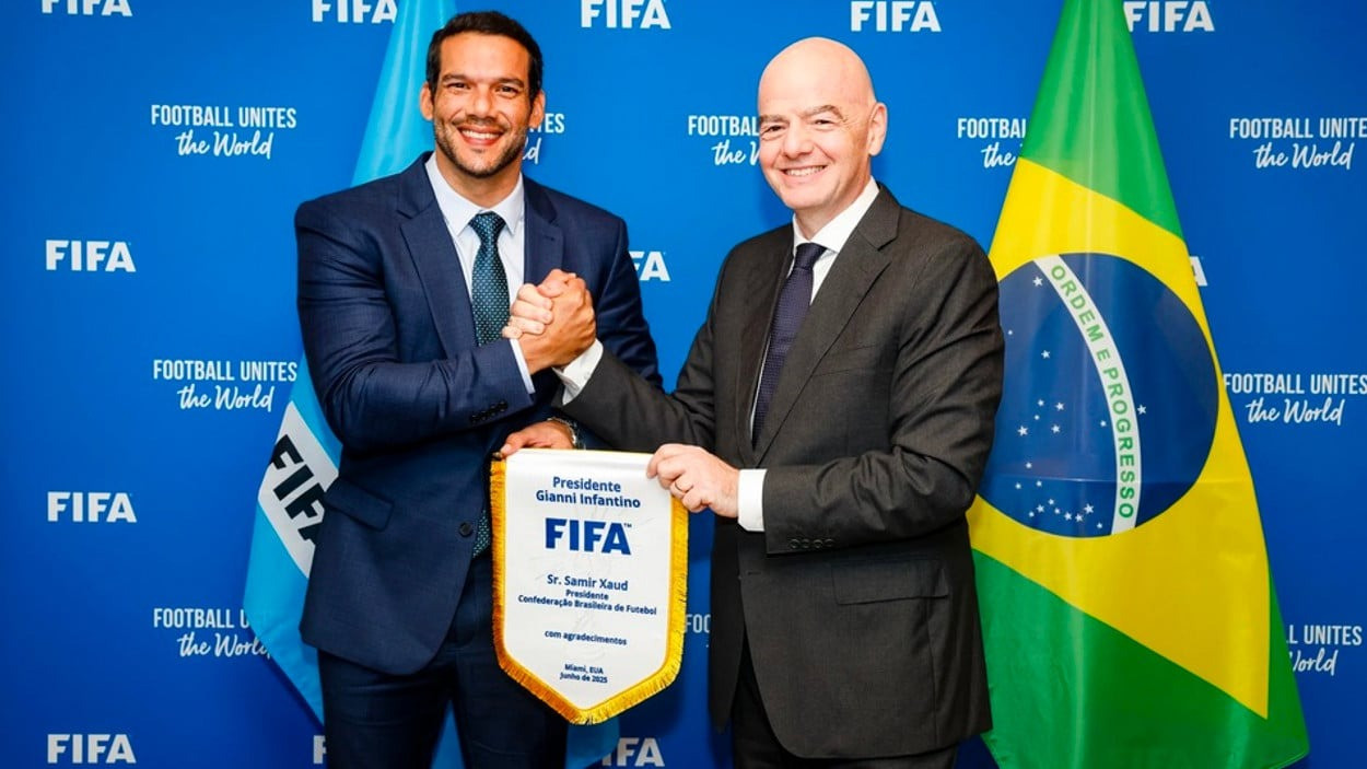Chủ tịch CBF Samir Xaud và Chủ tịch FIFA Gianni Infantino. Chủ tịch CBF Samir Xaud và Chủ tịch FIFA Gianni Infantino.