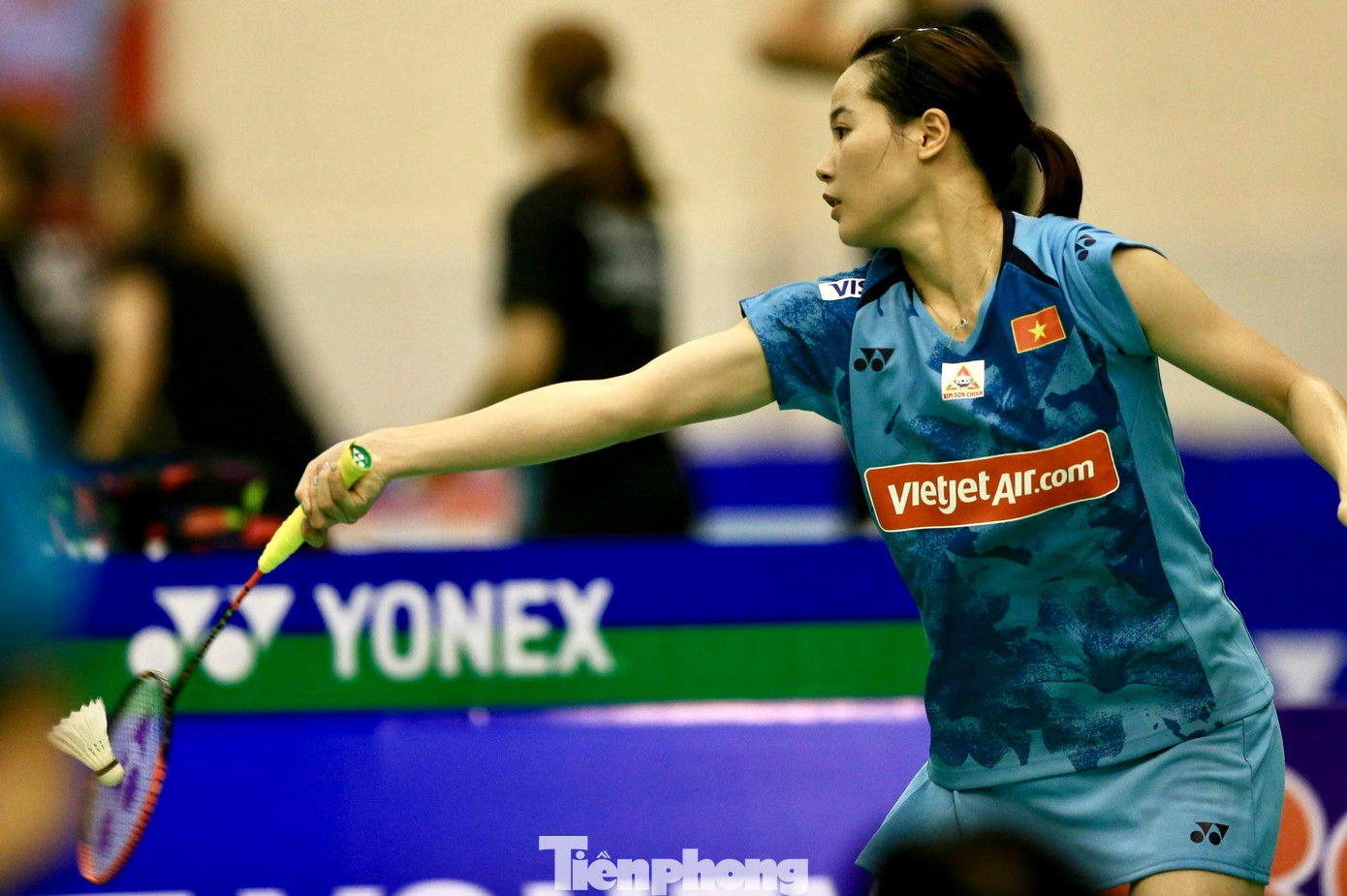 Ngược lại, Thùy Linh càng đánh càng lên tay. Ngược lại, Thùy Linh càng đánh càng lên tay.