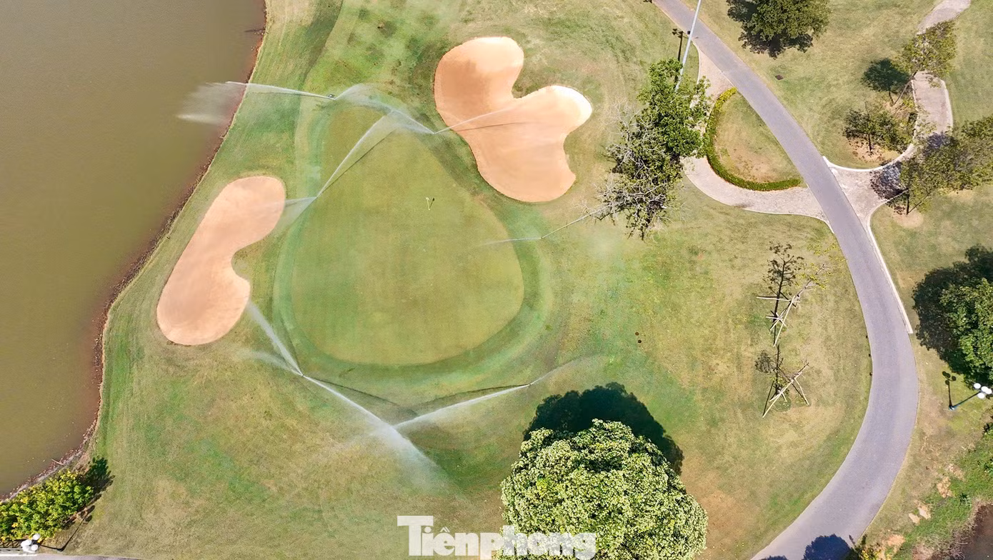 Điều này đòi hỏi các golfer phải tập trung cao độ và tư duy sắc bén, sau đó phát huy tối đa kỹ năng.