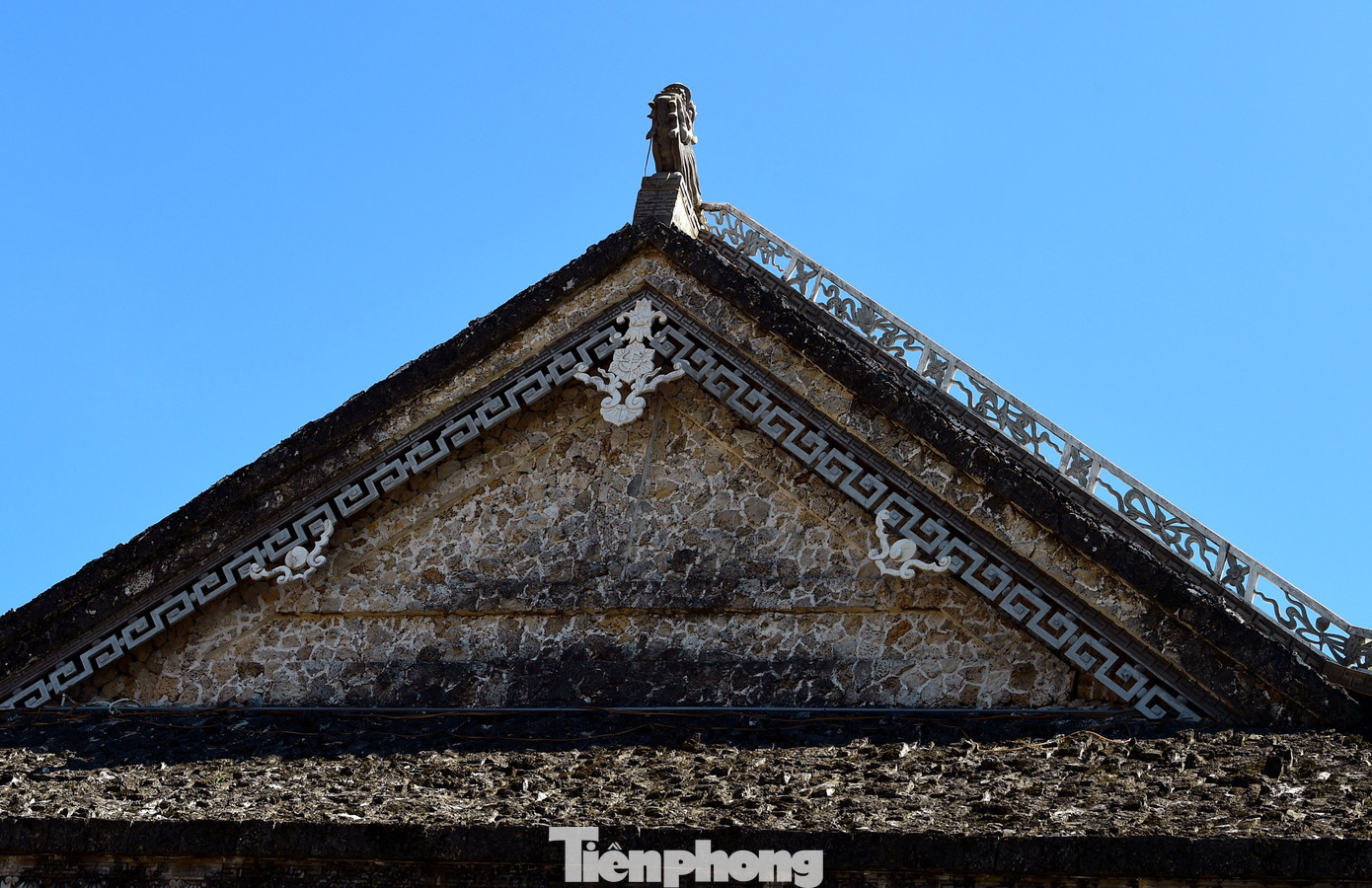 Sự tinh xảo và khéo léo còn được thể hiện ở những đầu đao của chùa Thanh Lương. Các đầu rồng, hoa văn lượn sóng bằng san hô mang giá trị thẩm mỹ cũng như tính nghệ thuật rất cao. Sự tinh xảo và khéo léo còn được thể hiện ở những đầu đao của chùa Thanh Lương. Các đầu rồng, hoa văn lượn sóng bằng san hô mang giá trị thẩm mỹ cũng như tính nghệ thuật rất cao.