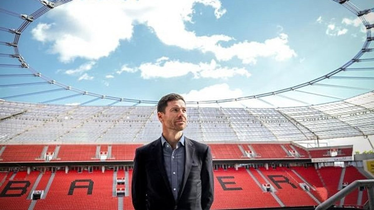 Và tất cả những điều vĩ đại được HLV 42 tuổi tạo nên chỉ sau 18 tháng cầm quân.